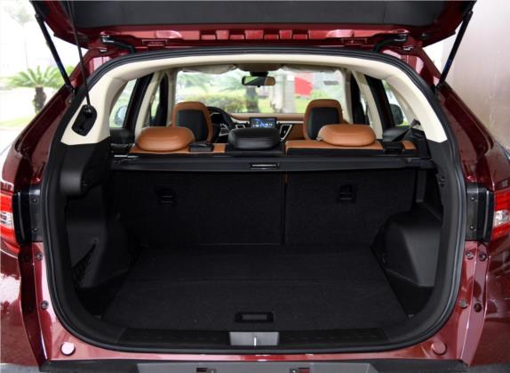 东南DX7 2015款 1.5T 自动尊贵型 车厢座椅   后备厢