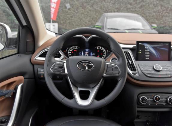 东南DX7 2016款 1.5T 手动凯旋版 中控类   驾驶位