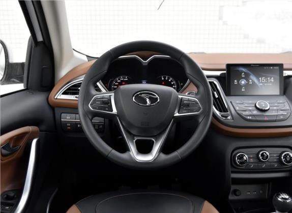 东南DX7 2017款 2.0T 手动CCPC冠军版 中控类   驾驶位