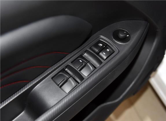 东南DX3 2018款 1.5L 手动旗舰型 车厢座椅   门窗控制