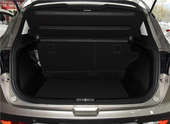 东南DX3 2018款 1.5T CVT尊贵型 车厢座椅   后备厢