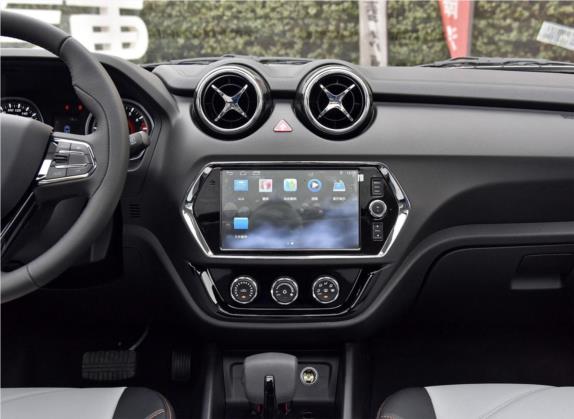 东南DX3 2018款 1.5T 户外版 CVT尊贵型 中控类   中控台