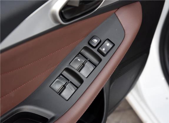 东南A5翼舞 2019款 1.5L 手动豪华版 国V 车厢座椅   门窗控制