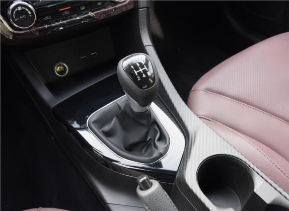 东南A5翼舞 2019款 1.5L 手动尊贵版 国V 中控类   挡把