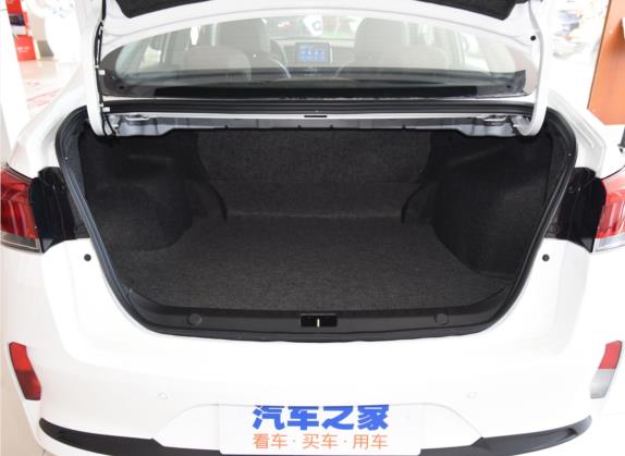 东南A5翼舞 2021款 1.5L CVT翼豪版 车厢座椅   后备厢