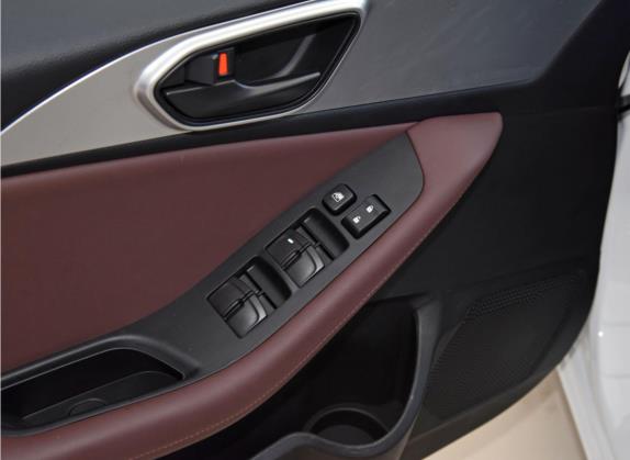 东南A5翼舞 2021款 1.5L CVT翼豪版 车厢座椅   门窗控制