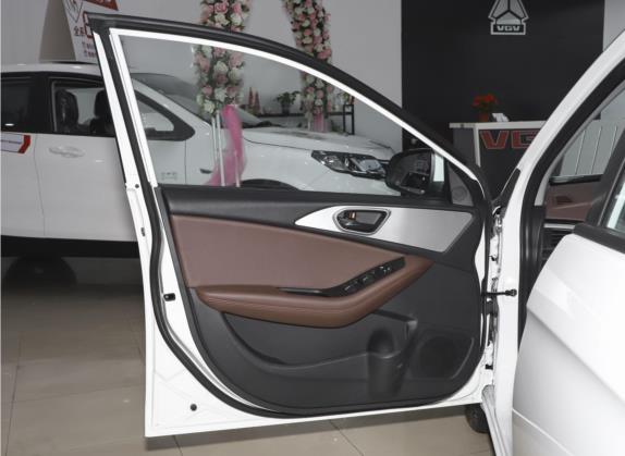 东南A5翼舞 2022款 1.5L CVT翼豪版 车厢座椅   前门板