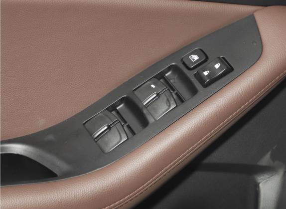 东南A5翼舞 2022款 1.5L CVT翼豪版 车厢座椅   门窗控制