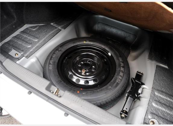 V3菱悦 2008款 1.5L 手动旗舰导航版 其他细节类   备胎