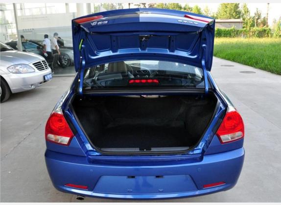V3菱悦 2009款 1.5L 手动风采版 车厢座椅   后备厢