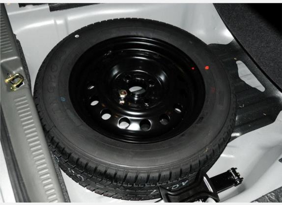 V3菱悦 2009款 1.5L 手动旗舰升级版 其他细节类   备胎