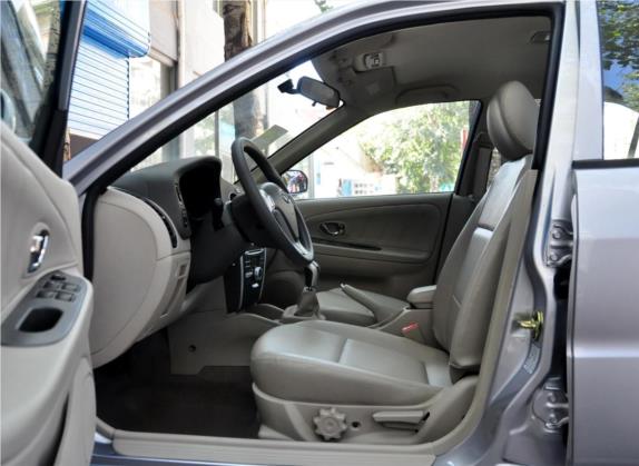 V3菱悦 2010款 改款 1.5L 手动旗舰版 车厢座椅   前排空间