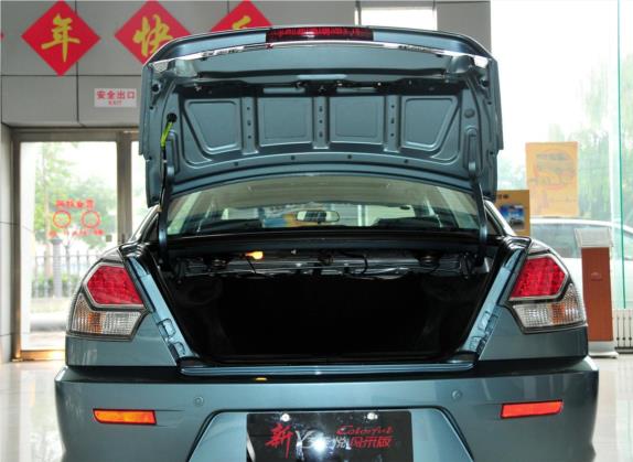 V3菱悦 2011款 改款 1.5L CVT风采版 车厢座椅   后备厢