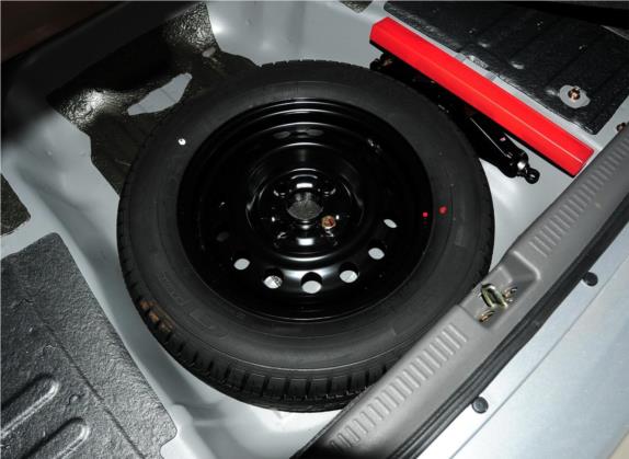 V3菱悦 2011款 1.5L CVT舒适版 其他细节类   备胎