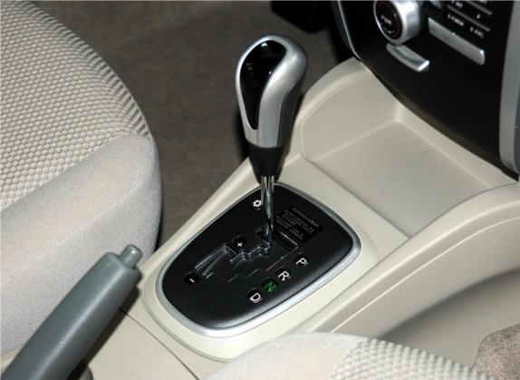 V3菱悦 2011款 1.5L CVT舒适版 中控类   挡把