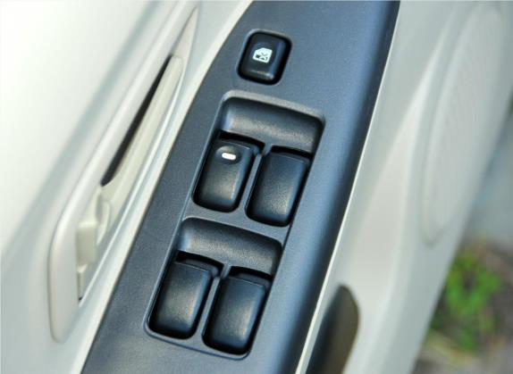 V3菱悦 2012款 改款 1.5L 手动舒适版 车厢座椅   门窗控制