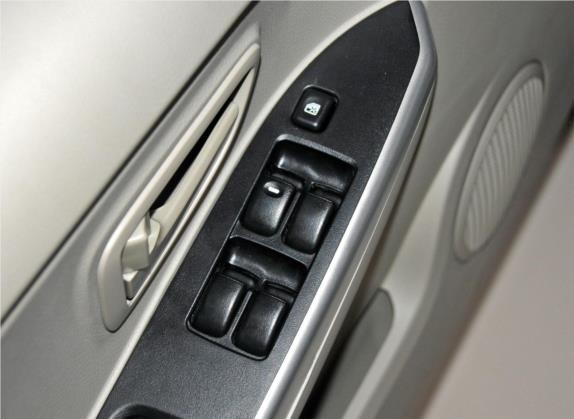 V3菱悦 2014款 1.5L 手动亲民版 车厢座椅   门窗控制