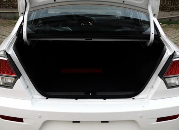 V3菱悦 2014款 1.5L 手动风采超值版 车厢座椅   后备厢