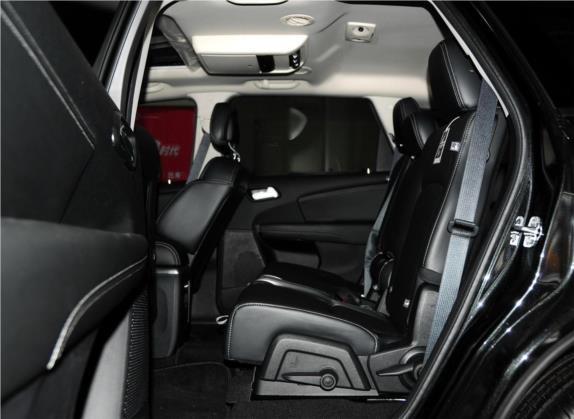 菲跃 2013款 3.6L 智能全驱版 车厢座椅   后排空间