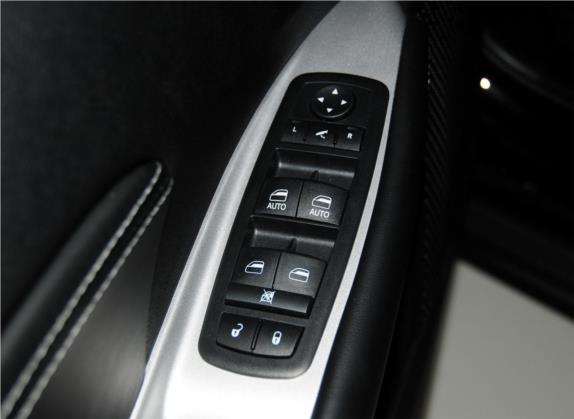 菲跃 2013款 3.6L 智能全驱版 车厢座椅   门窗控制