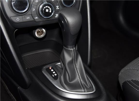 菲翔 2015款 1.4T 自动智享版 中控类   挡把