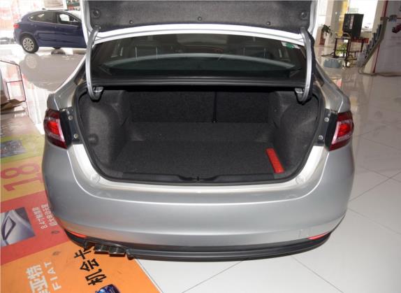 菲翔 2015款 1.4T 自动夜型者版 车厢座椅   后备厢
