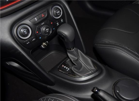 菲翔 2015款 1.4T 自动夜型者版 中控类   挡把