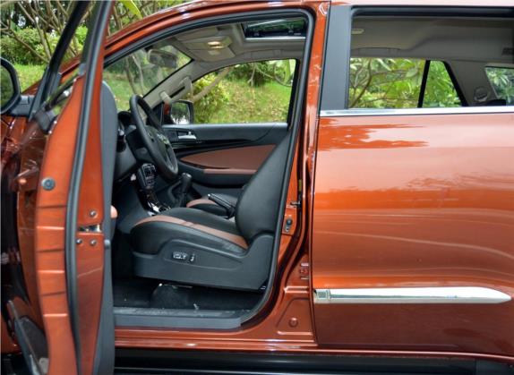 揽福 2015款 1.9T 柴油两驱豪华版 7座 车厢座椅   前排空间