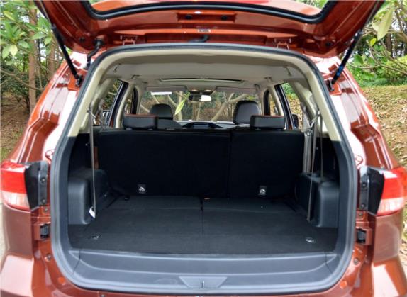 揽福 2015款 1.9T 柴油两驱豪华版 7座 车厢座椅   后备厢
