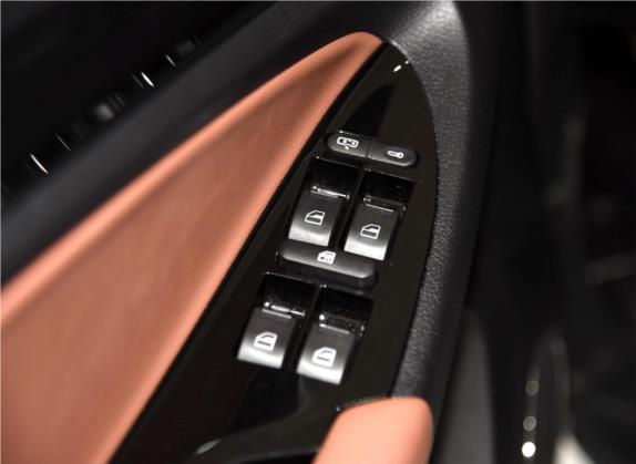 揽福 2015款 2.4L 汽油两驱豪华版 7座 车厢座椅   门窗控制