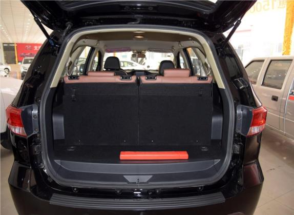 揽福 2015款 1.9T 柴油两驱标准版 7座 车厢座椅   后备厢