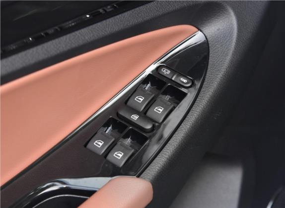 揽福 2017款 2.0T 汽油手动两驱豪华版 5座 车厢座椅   门窗控制