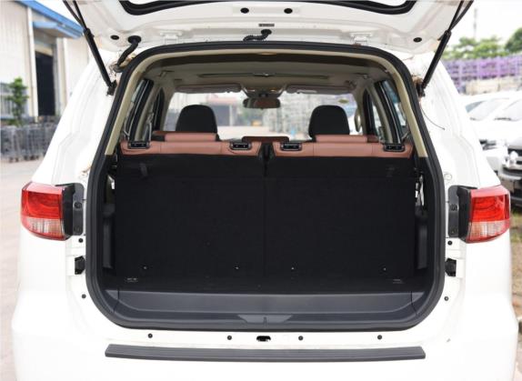 揽福 2017款 2.0T 汽油手动两驱旗舰版 7座 车厢座椅   后备厢