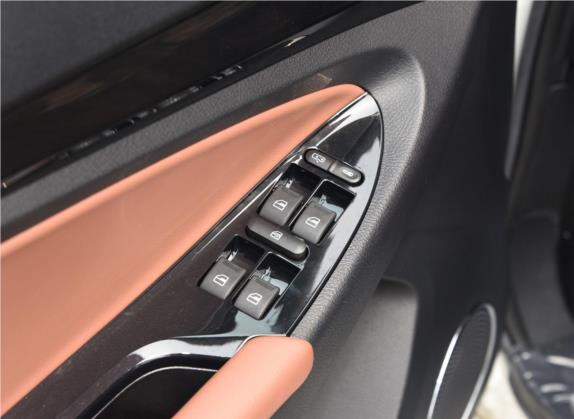 揽福 2017款 2.0T 汽油手动四驱豪华版 7座 车厢座椅   门窗控制