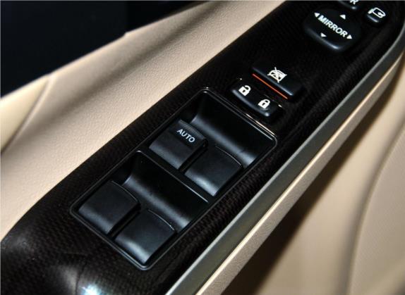 凯美瑞 2012款 尊瑞 2.5HG 豪华版 车厢座椅   门窗控制