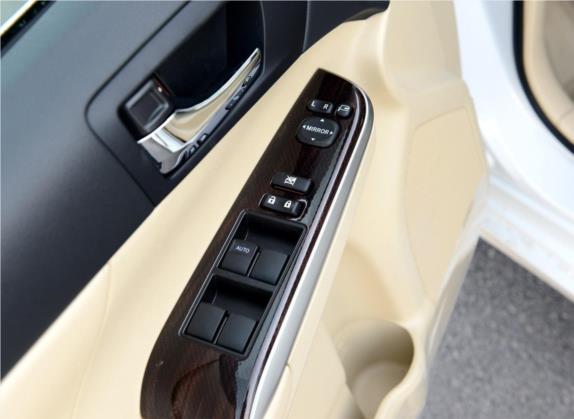 凯美瑞 2015款 双擎 2.5HG 豪华导航版 车厢座椅   门窗控制