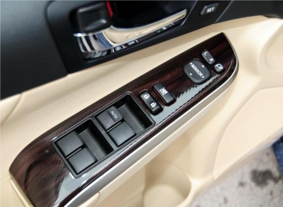 凯美瑞 2015款 双擎 2.5HQ 旗舰版 车厢座椅   门窗控制