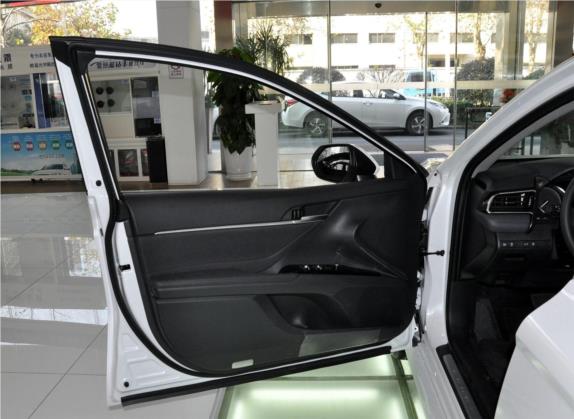 凯美瑞 2018款 双擎 2.5HG 豪华版 车厢座椅   前门板