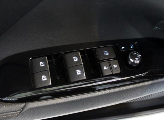 凯美瑞 2018款 2.0S 锋尚版 车厢座椅   门窗控制