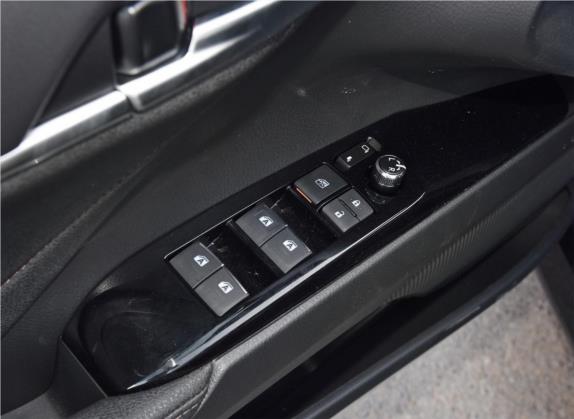 凯美瑞 2019款 2.0E 领先版 国VI 车厢座椅   门窗控制