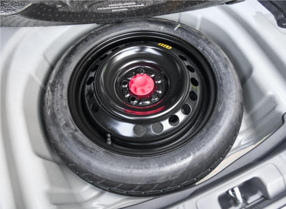凯美瑞 2019款 双擎 2.5HS 锋尚版 国V 其他细节类   备胎
