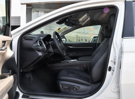 凯美瑞 2019款 双擎 2.5HS 锋尚版 国V 车厢座椅   前排空间