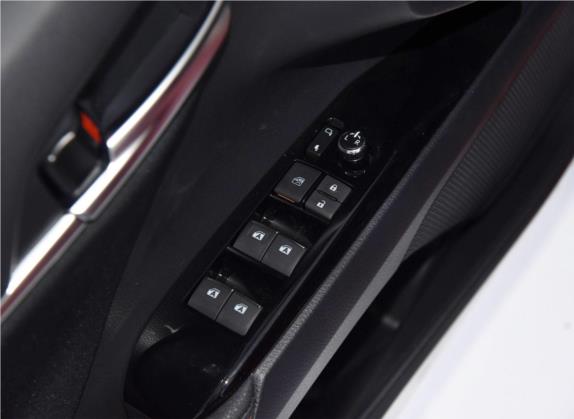 凯美瑞 2019款 2.0S 锋尚版 国VI 车厢座椅   门窗控制