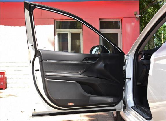 凯美瑞 2019款 2.5Q 旗舰版 国V 车厢座椅   前门板