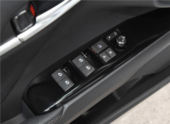 凯美瑞 2019款 2.0S 锋尚版 国V 车厢座椅   门窗控制