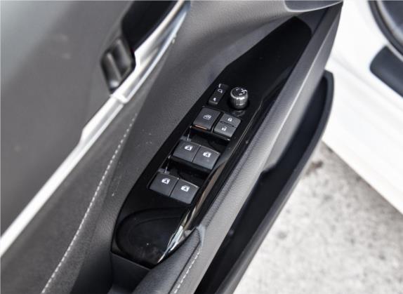 凯美瑞 2019款 2.5S 锋尚版 国V 车厢座椅   门窗控制