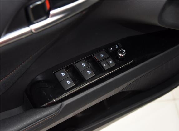 凯美瑞 2019款 改款 双擎 2.5HG 豪华版 车厢座椅   门窗控制