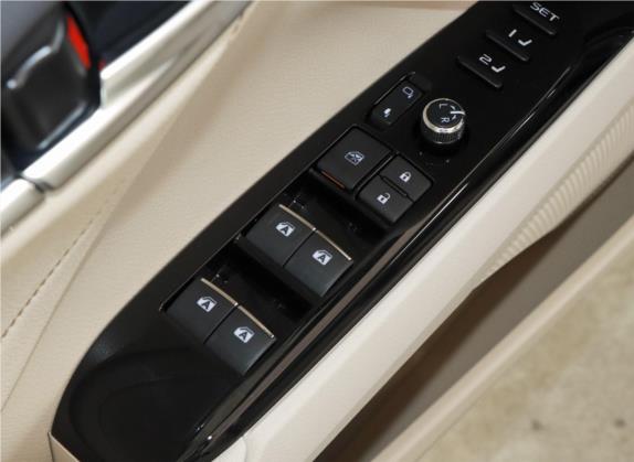 凯美瑞 2019款 改款 双擎 2.5HQ 旗舰版 车厢座椅   门窗控制