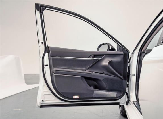 凯美瑞 2021款 双擎 2.5HS 锋尚版 车厢座椅   前门板