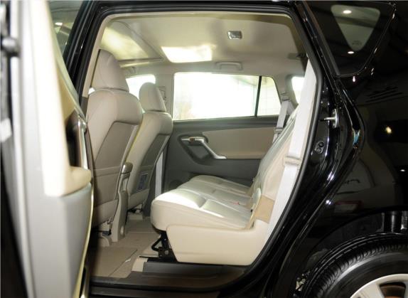 逸致 2011款 180G CVT豪华版 车厢座椅   后排空间